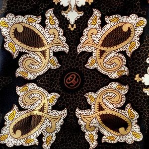 NEW SUSSY -NOMA PAISLEY SCARF